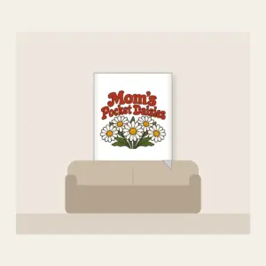 Mom's Pocket Daisies Fleece Blanket in white