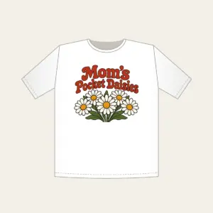 Mom's Pocket Daisies T-Shirt in white